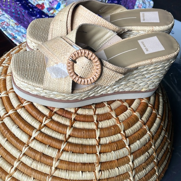NWT sz 8 Dolce Vita Liesel Wedges - Picture 1 of 8